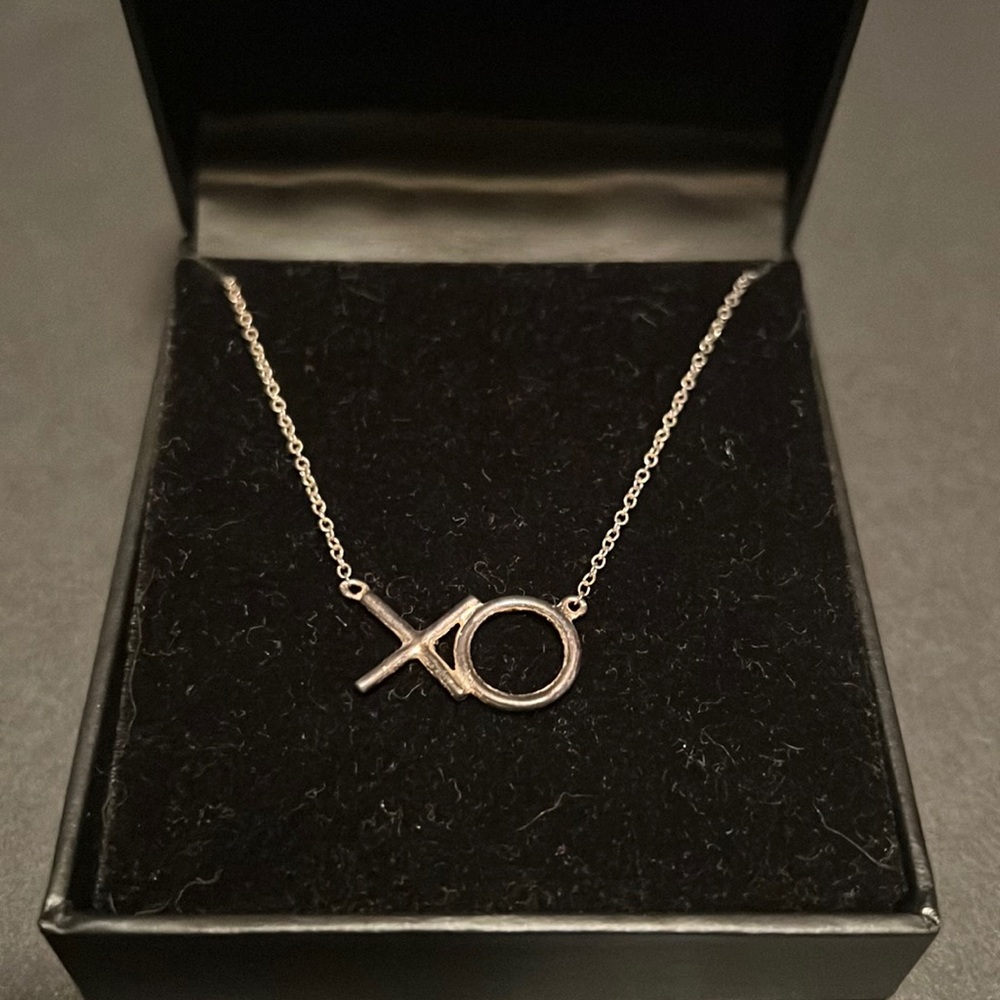 XO Necklace